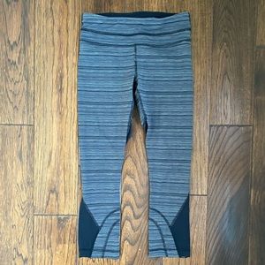 LULULEMON RUN - Inspire Crop Leggings // Cyber Stripe in Size 4